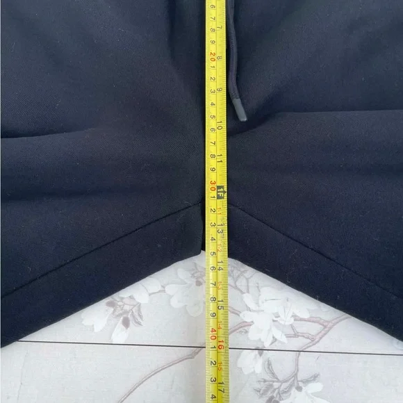 Aritzia Women's Black Sweatpants - Picture 5 of 9